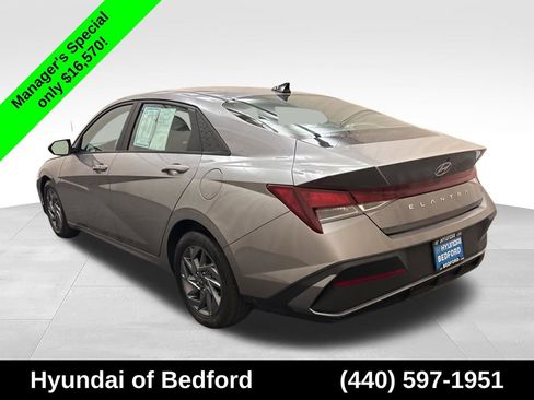 Used 2024 Hyundai Elantra SEL FWD image 8