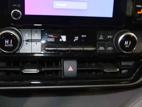 Used 2023 Toyota Highlander LE image 46