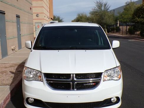 Used 2020 Dodge Grand Caravan SXT image 2