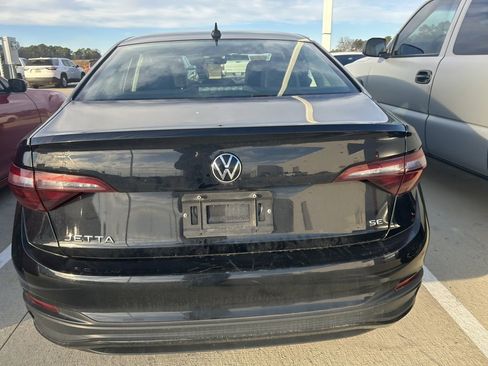 Used 2024 Volkswagen Jetta SE image 10