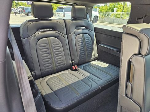 Used 2025 Rivian R1S Adventure AWD/4WD image 13