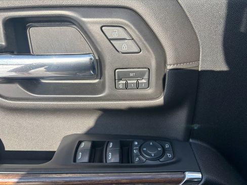 Used 2022 Chevrolet Silverado 2500 High Country w/ Z71 Off-Road Package image 15