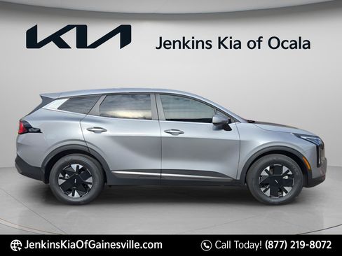 New 2026 Kia Sportage LX FWD image 2