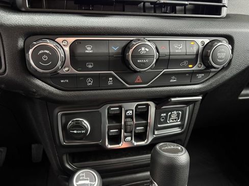 New 2026 Jeep Gladiator Sport AWD/4WD image 16