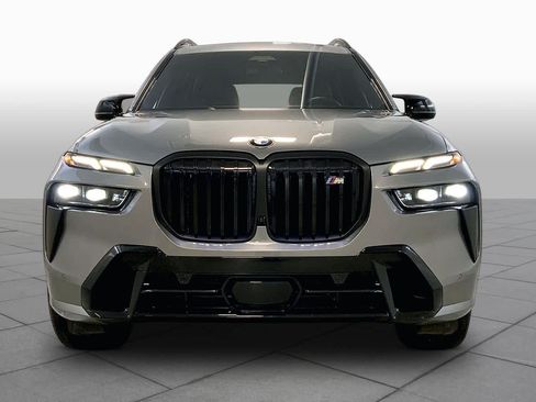 Used 2025 BMW X7 M60i AWD/4WD image 3