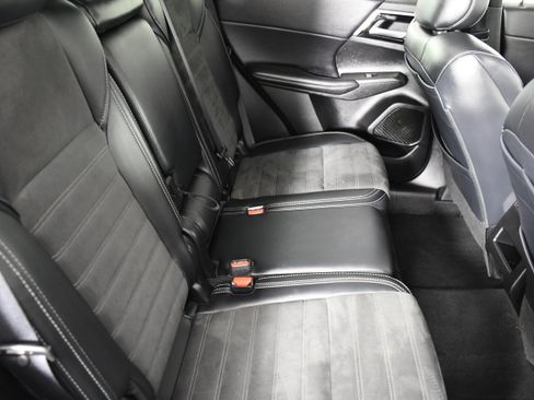 Used 2024 Mitsubishi Outlander SE Black Edition AWD/4WD image 44