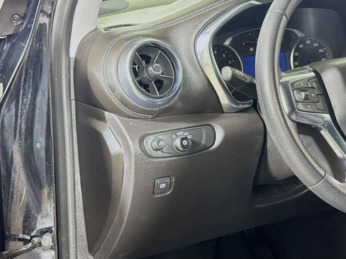 Certified 2025 Chevrolet Blazer LT FWD image 8