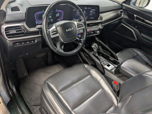 Used 2025 Kia Telluride S AWD/4WD image 12