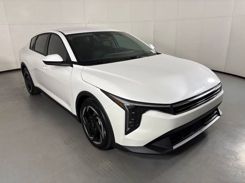 New 2026 Kia K4 GT-Line Turbo FWD image 2