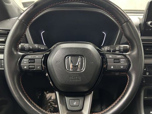 Used 2025 Honda Pilot TrailSport image 19
