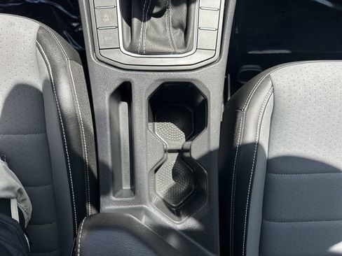 Used 2025 Volkswagen Jetta SE FWD image 20