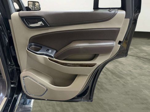 Used 2017 Chevrolet Tahoe LT w/ LT Signature Package image 29