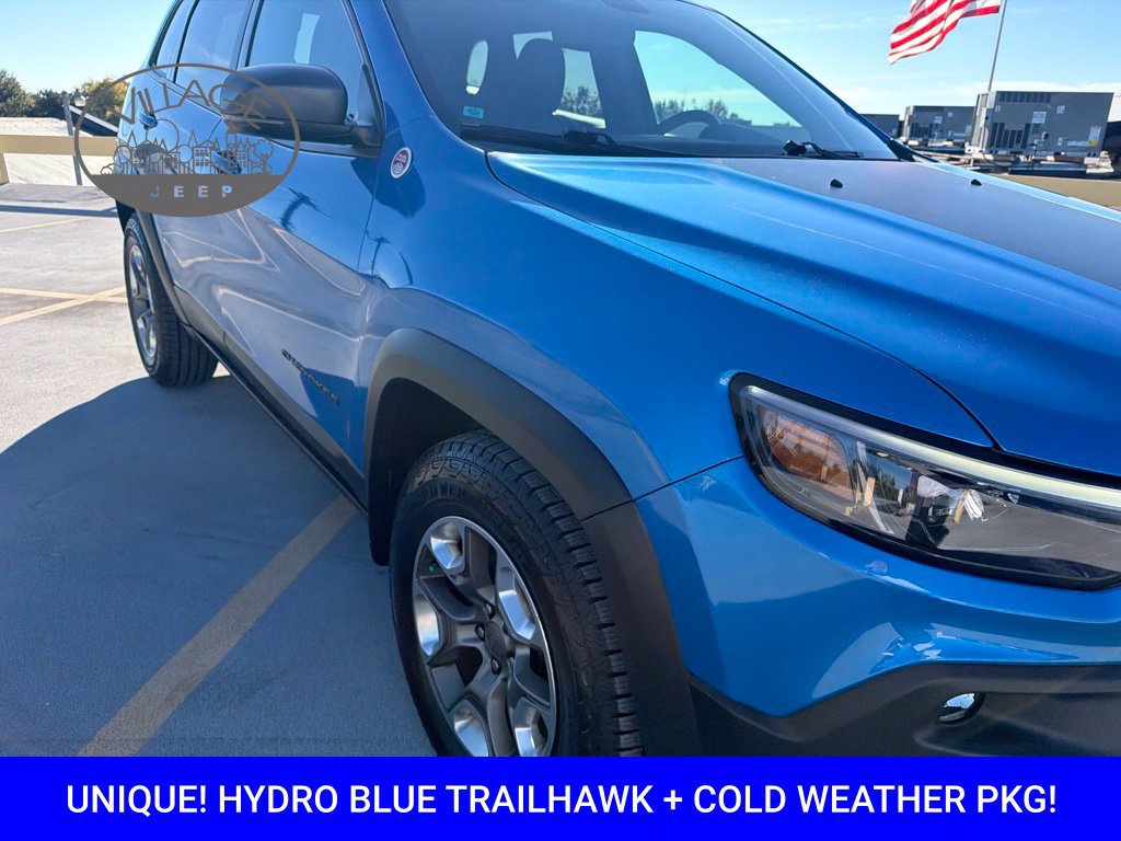 Used 2019 Jeep Cherokee Trailhawk w/ Cold Weather Group AWD/4WD image 13