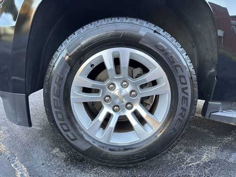 Used 2017 Chevrolet Tahoe LT image 13