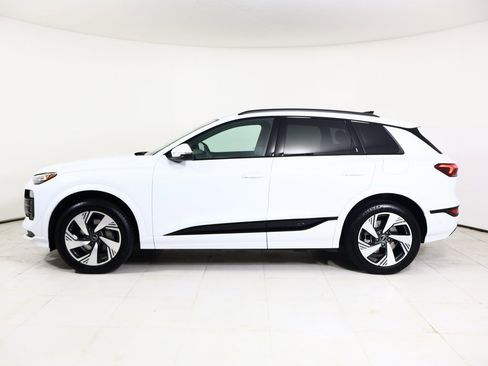 Used 2025 Audi Q6 e-tron Premium Plus image 13