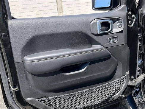 Used 2023 Jeep Gladiator Overland AWD/4WD image 27