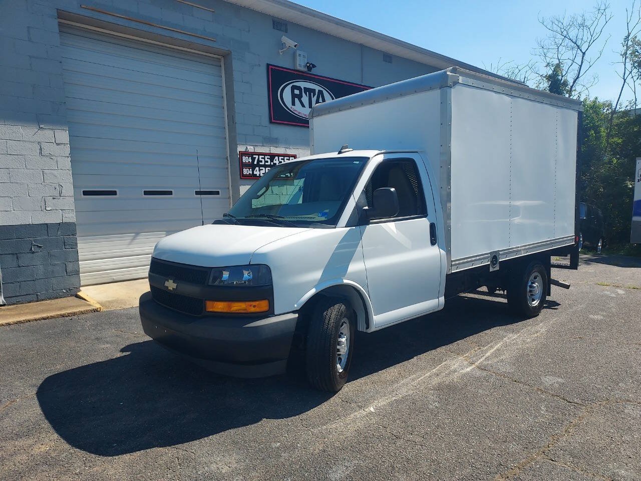 Used 2019 Chevrolet Express 3500 w/ Driver Convenience Package RWD image 1