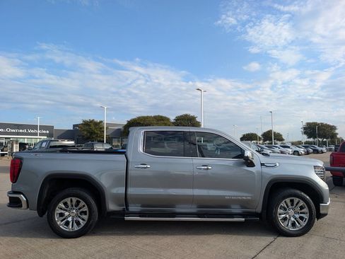 Used 2024 GMC Sierra 1500 SLT AWD/4WD image 3