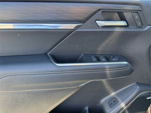 Certified 2025 GMC Acadia Elevation image 14