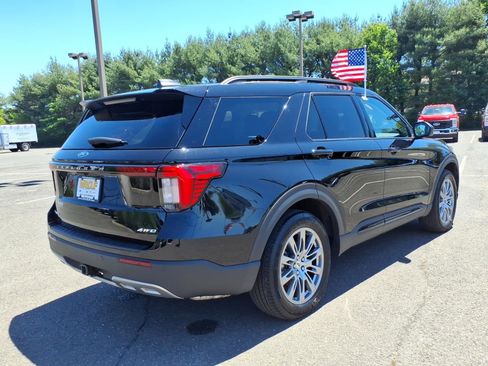 Used 2026 Ford Explorer Active w/ Active Comfort Package AWD/4WD image 6