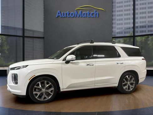 Used 2022 Hyundai Palisade Limited w/ Winter Package FWD image 3