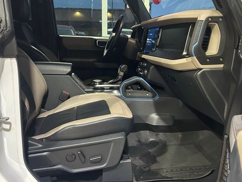 Used 2022 Ford Bronco Wildtrak image 22