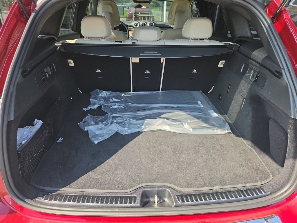Used 2026 Mercedes-Benz GLC 300 image 9