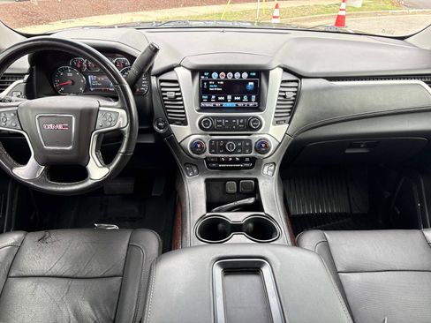 Used 2019 GMC Yukon XL SLT w/ Premium Edition image 30
