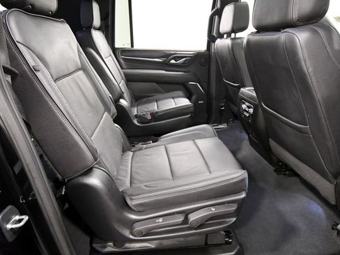 Used 2023 GMC Yukon XL Denali AWD/4WD image 17