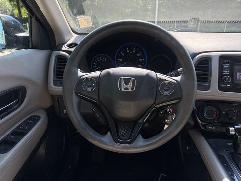 Used 2016 Honda HR-V LX image 19
