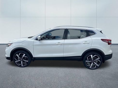 Used 2022 Nissan Rogue Sport SL FWD image 3