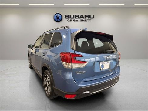 Used 2023 Subaru Forester Premium image 3