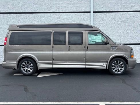 New 2026 GMC Savana 2500 Extended w/ Driver Convenience Package RWD image 6