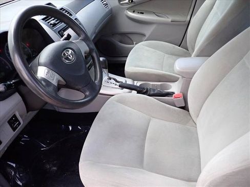 Used 2013 Toyota Corolla LE FWD image 8