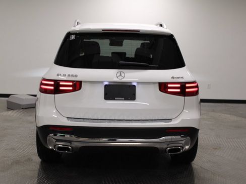 Certified 2026 Mercedes-Benz GLB 250 4MATIC image 4