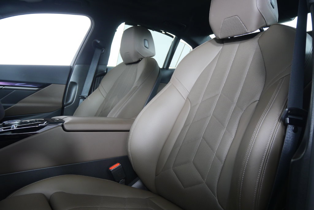 Certified 2026 BMW 530i RWD image 10