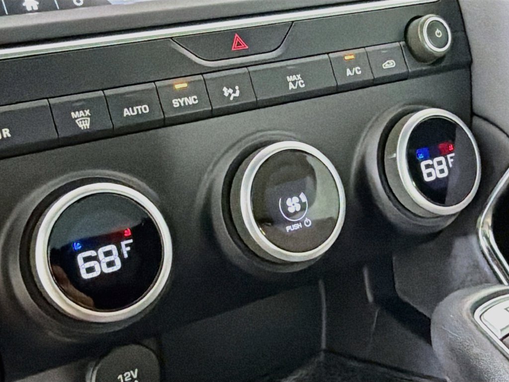 Used 2020 Jaguar E-PACE AWD/4WD image 15