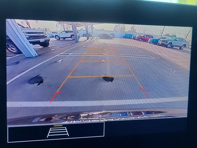 Used 2024 Chevrolet Trax RS FWD image 13