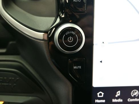 Used 2025 RAM 2500 Big Horn image 26