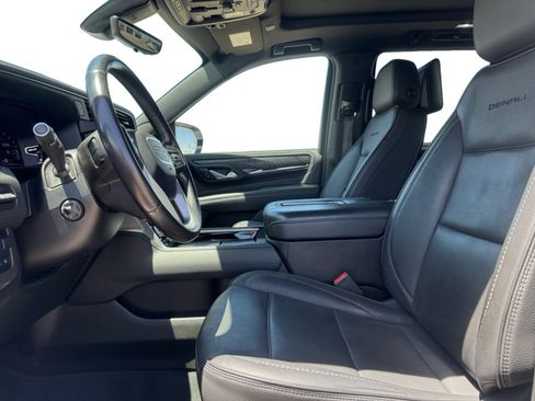 Used 2022 GMC Yukon Denali w/ Denali Ultimate Package AWD/4WD image 10