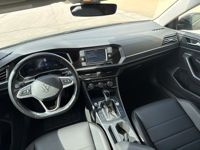 Used 2024 Volkswagen Jetta SE FWD image 17