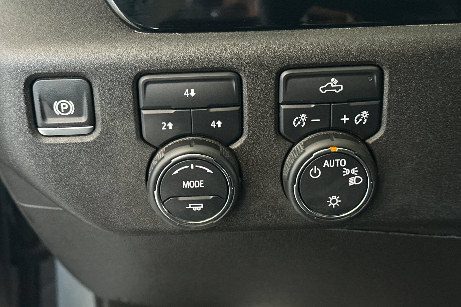 Used 2024 Chevrolet Silverado 3500 LT AWD/4WD image 34