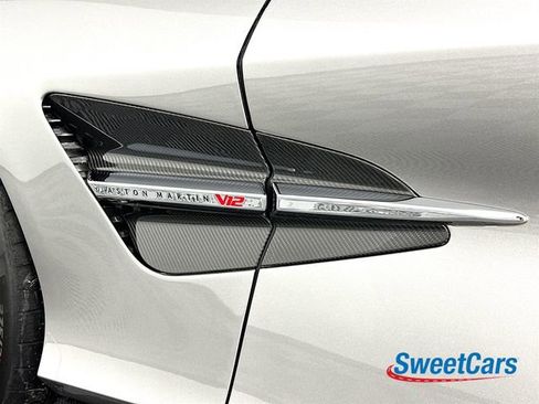 Used 2025 Aston Martin Vanquish RWD image 47