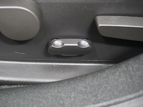 Used 2011 Chevrolet Impala LT w/ Luxury Edition Package image 13