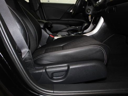 Used 2017 Honda Accord Sport image 17