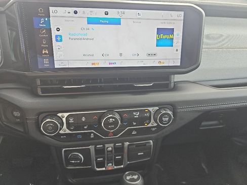 Certified 2025 Jeep Wrangler Unlimited Sahara AWD/4WD image 25