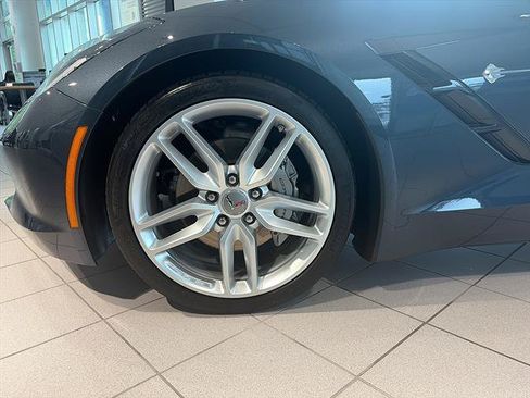 Used 2019 Chevrolet Corvette Stingray Coupe w/ 1LT RWD image 2