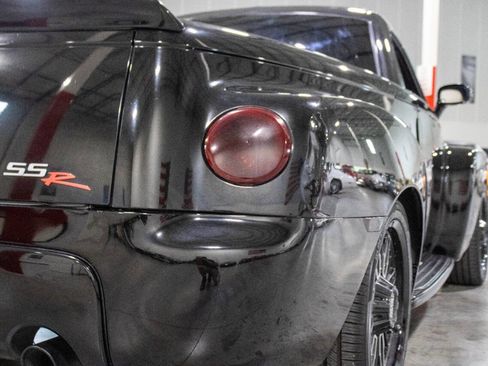 Used 2005 Chevrolet SSR LS 2dr Regular Cab Convertible w/ Preferred Equipment Group image 39