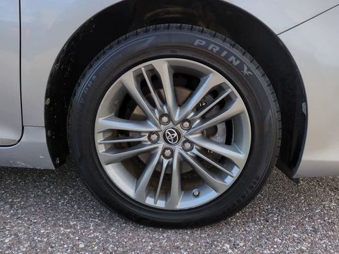 Used 2017 Toyota Camry SE image 11
