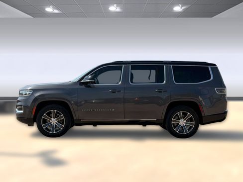 Used 2023 Jeep Grand Wagoneer 4WD image 2